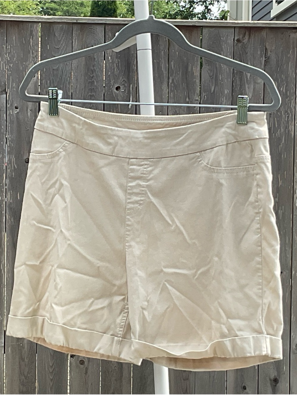 Soft Surroundings Cream Bermuda Shorts